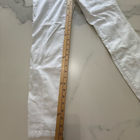 INC White Women's Jeans with Zipper Accents. Size 10p - Picture 6 of 6